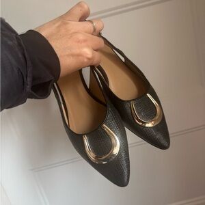 Naturalizer Black and gold Slingbacks
